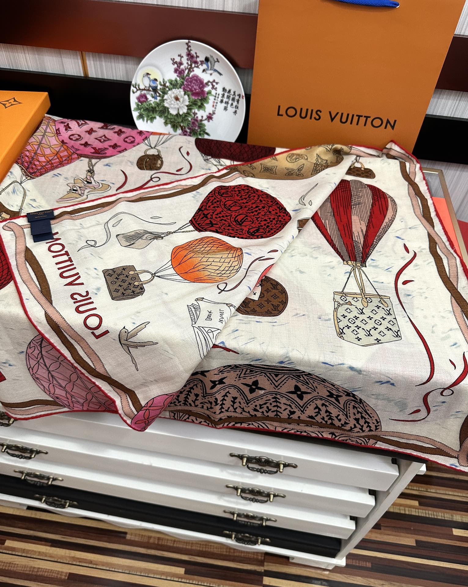 UP AND AWAY 140 CM SQUARE SILK SCARF COLORFUL 400072 mysite