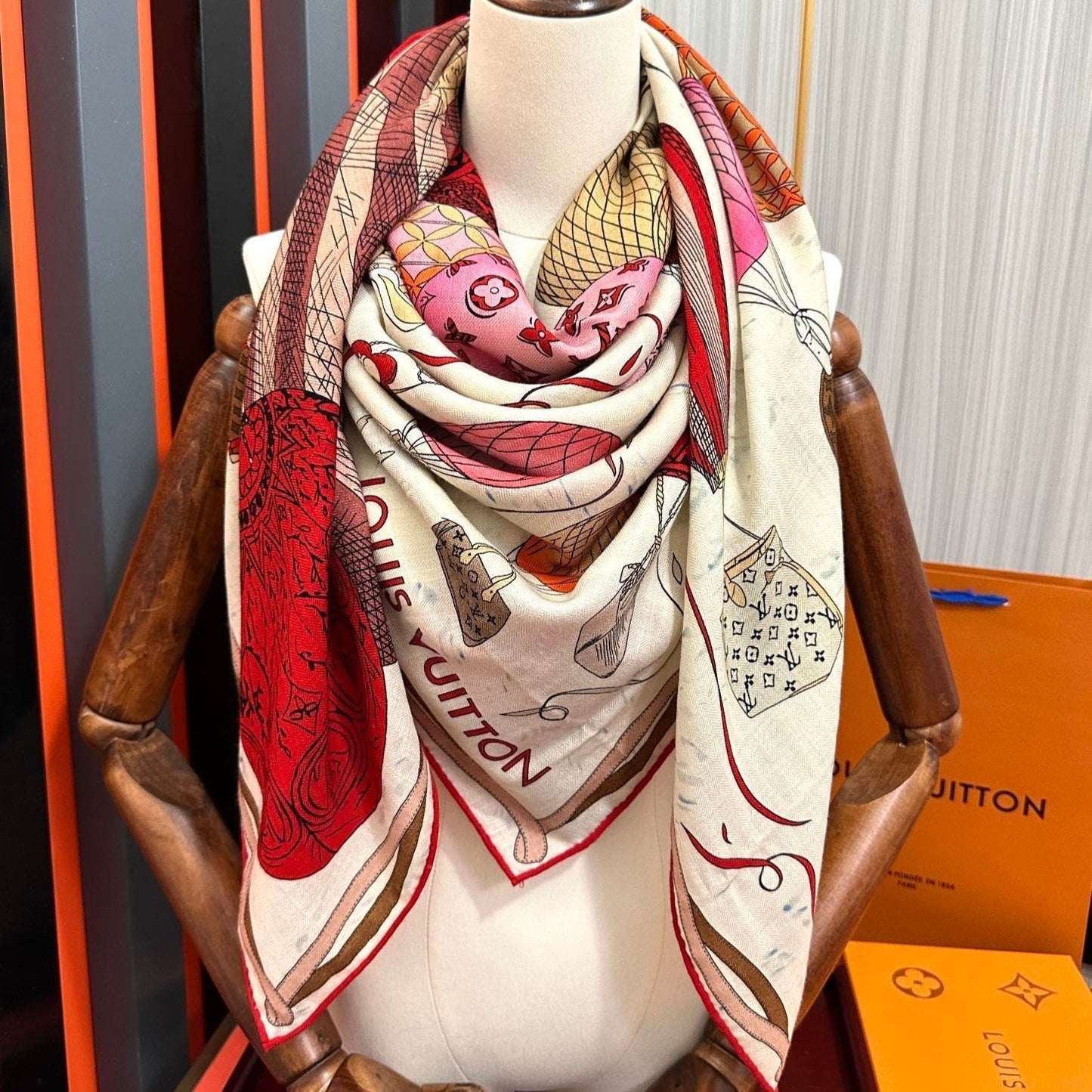 UP AND AWAY 140 CM SQUARE SILK SCARF COLORFUL 400072 mysite