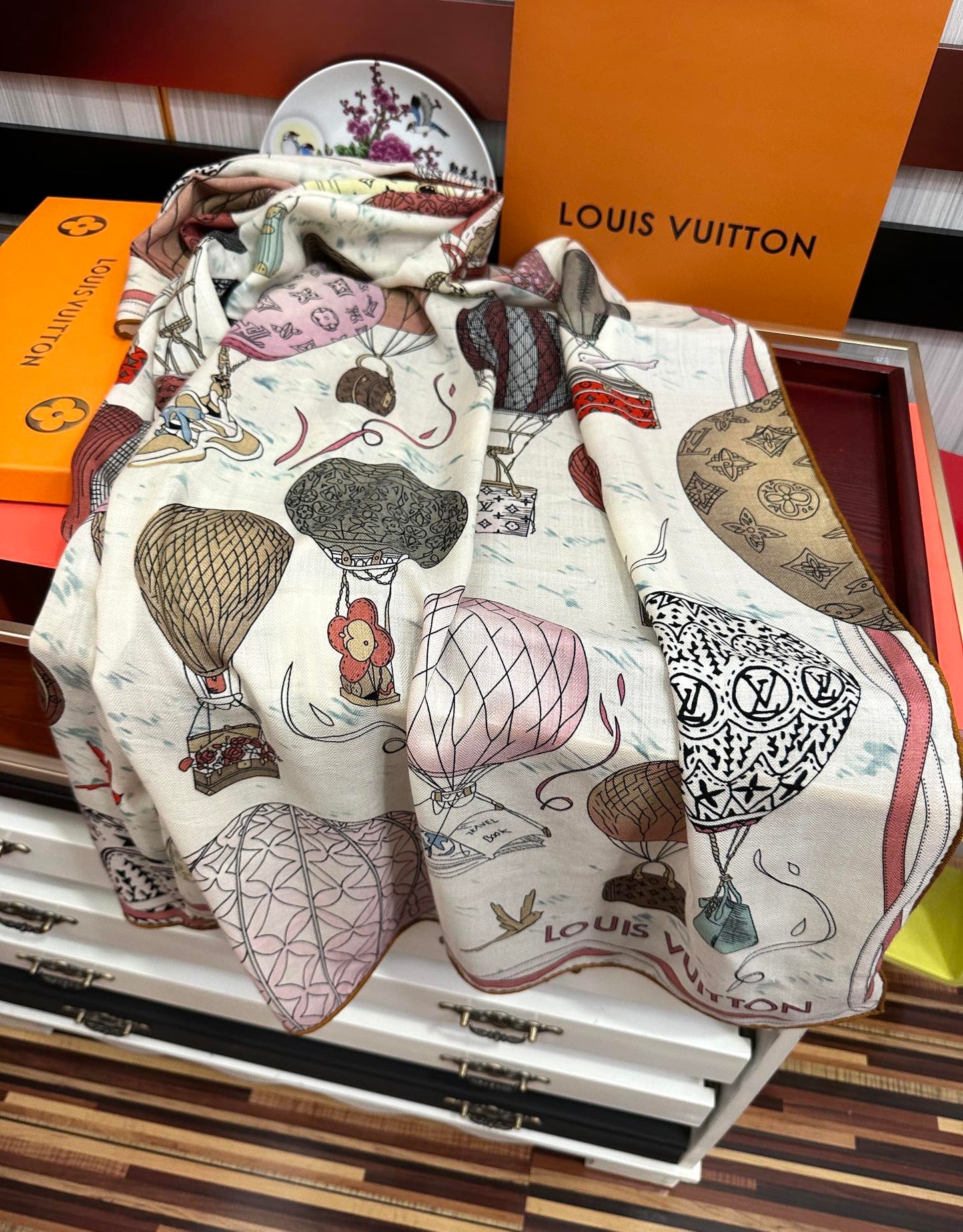 UP AND AWAY 140 CM SQUARE SILK SCARF COLORFUL 400074 mysite