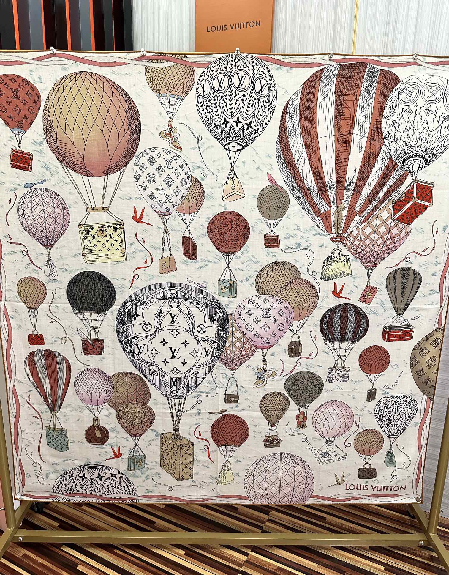 UP AND AWAY 140 CM SQUARE SILK SCARF COLORFUL 400074 mysite