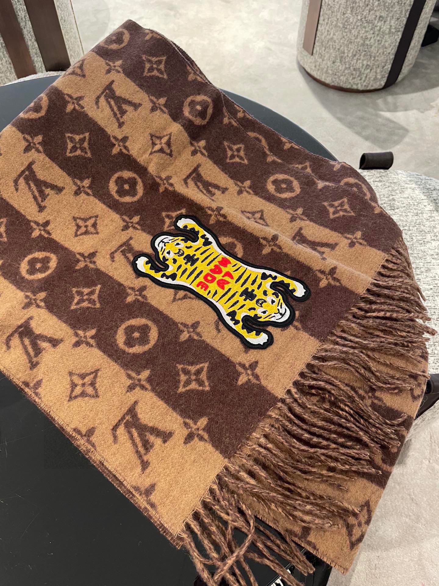 TIGER PATTERN SCARF 205 CM IN CHOCOLATE BROWN CASHMERE  390874 mysite