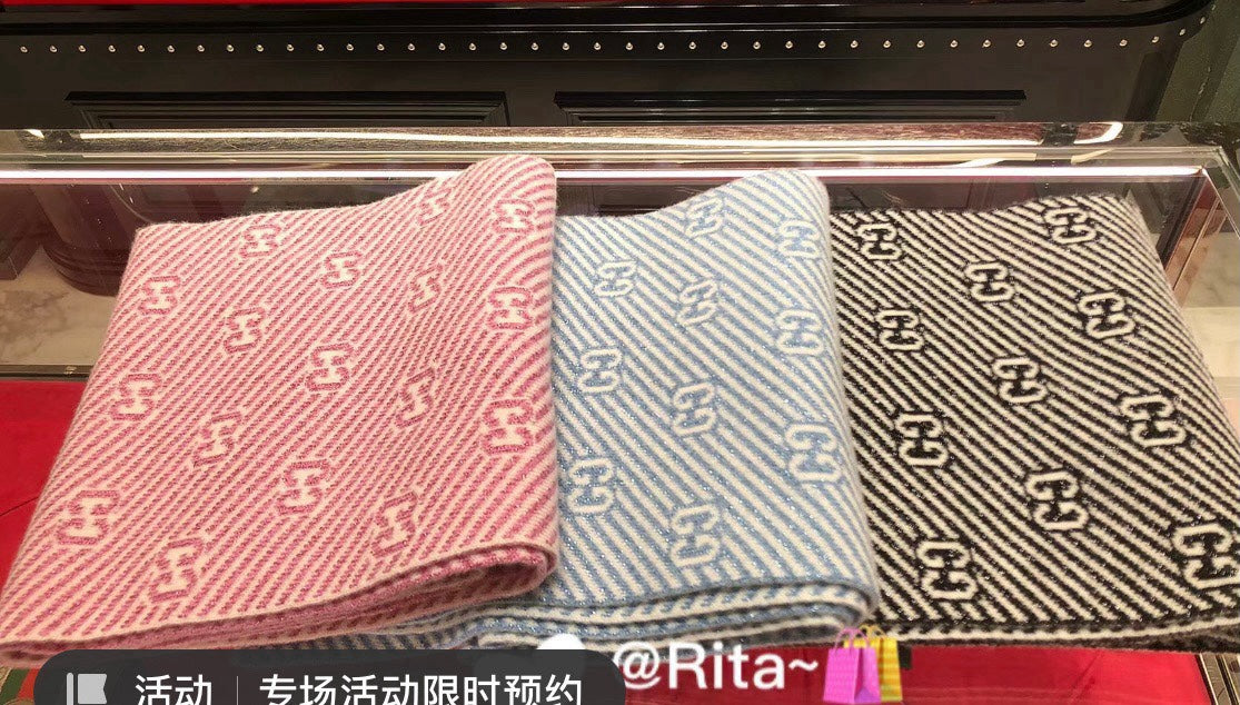 SCARF 180 CM IN LIGHT PINK WOOL 405524 mysite