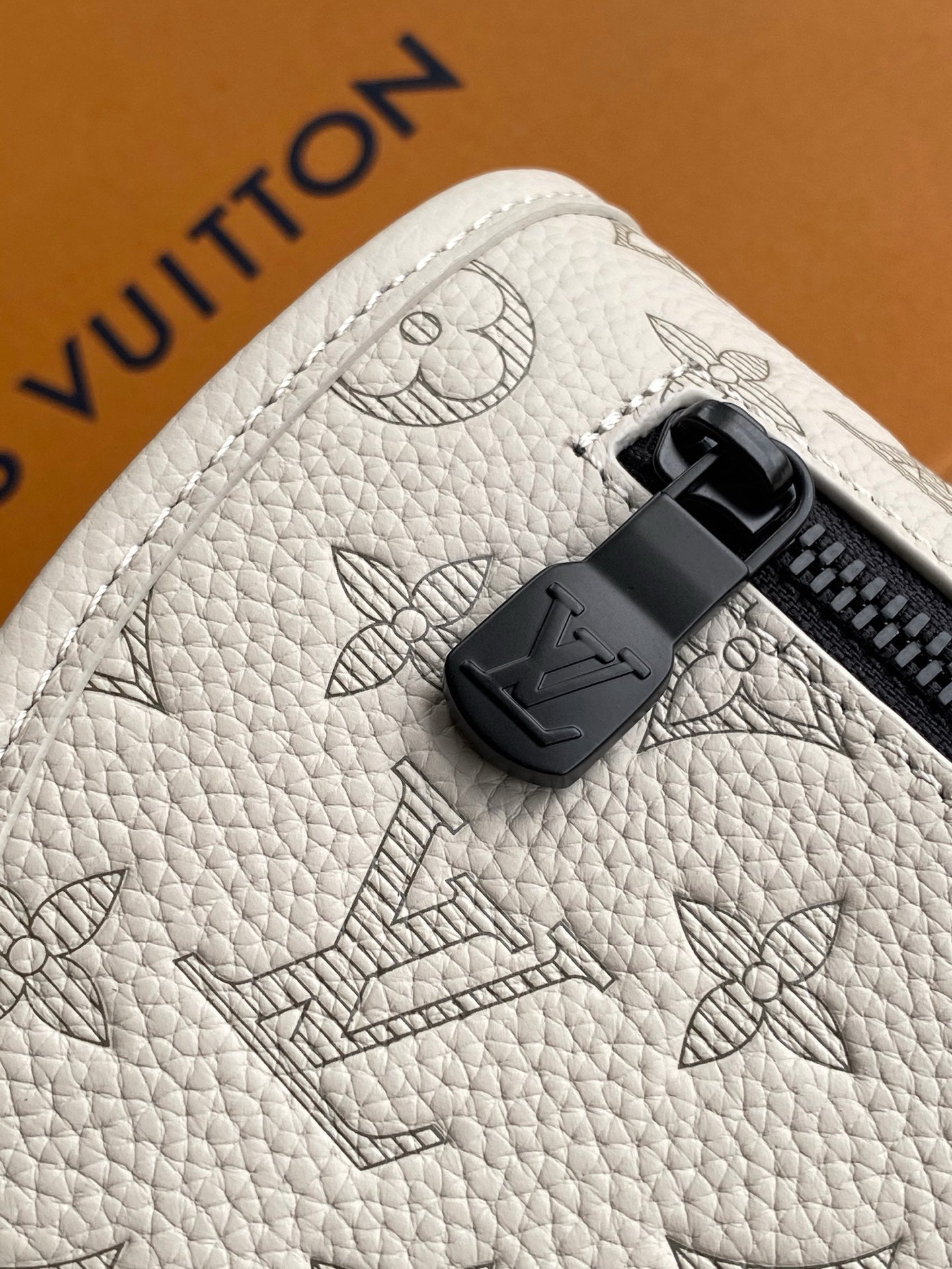 LV Pulse Messenger 26.6cm Sand Color Monogram Shadow embossed calfskin mysite