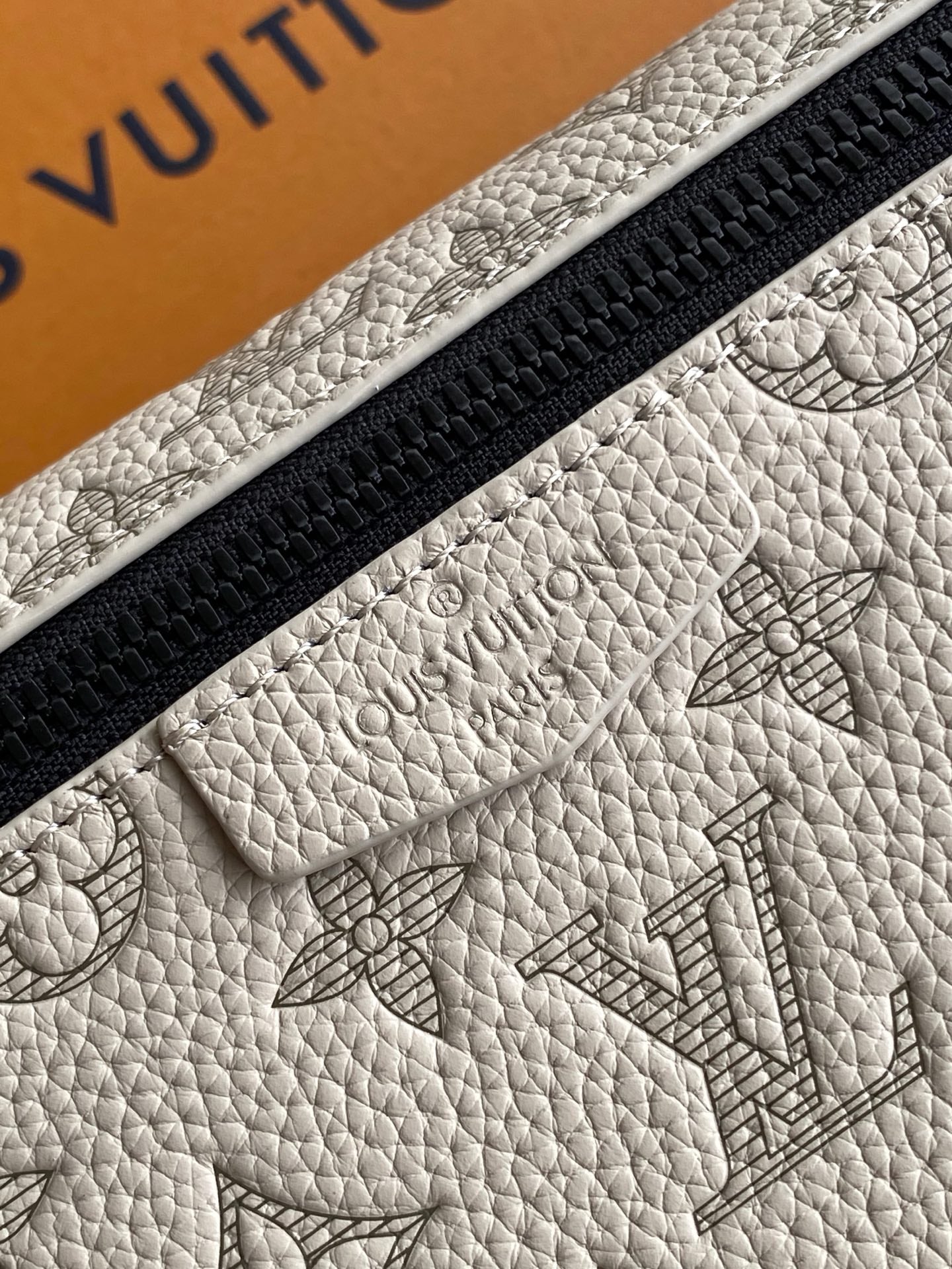 LV Pulse Messenger 26.6cm Sand Color Monogram Shadow embossed calfskin mysite