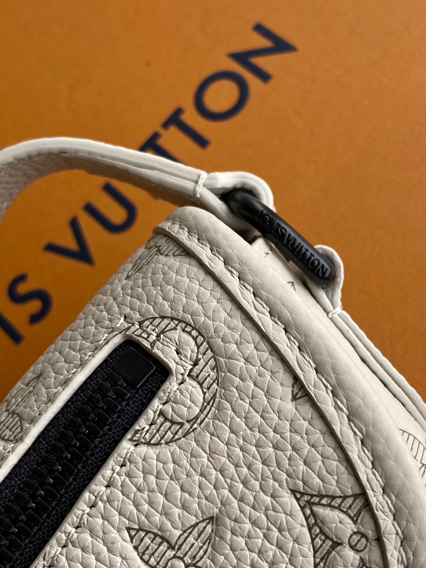 LV Pulse Wearable Wallet 22.5cm Sand Color Monogram Shadow embossed calfskin mysite