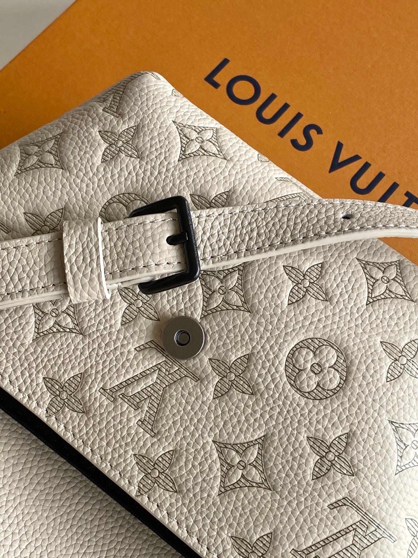 LV Pulse Wearable Wallet 22.5cm Sand Color Monogram Shadow embossed calfskin mysite