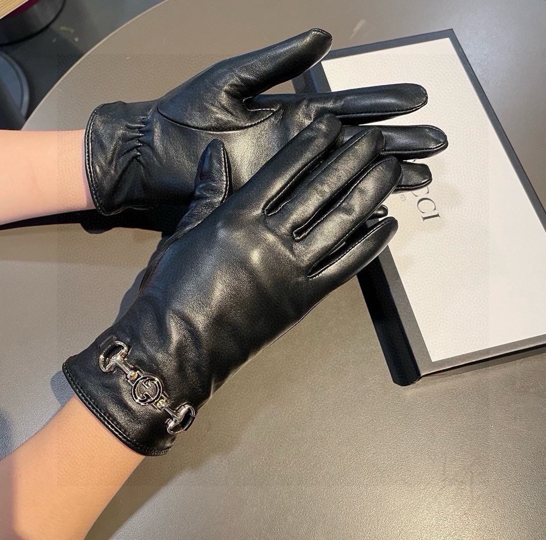 TOUCHSCREEN GLOVES IN BLACK LAMBSKIN AND CASHMERE LINING 462259 mysite
