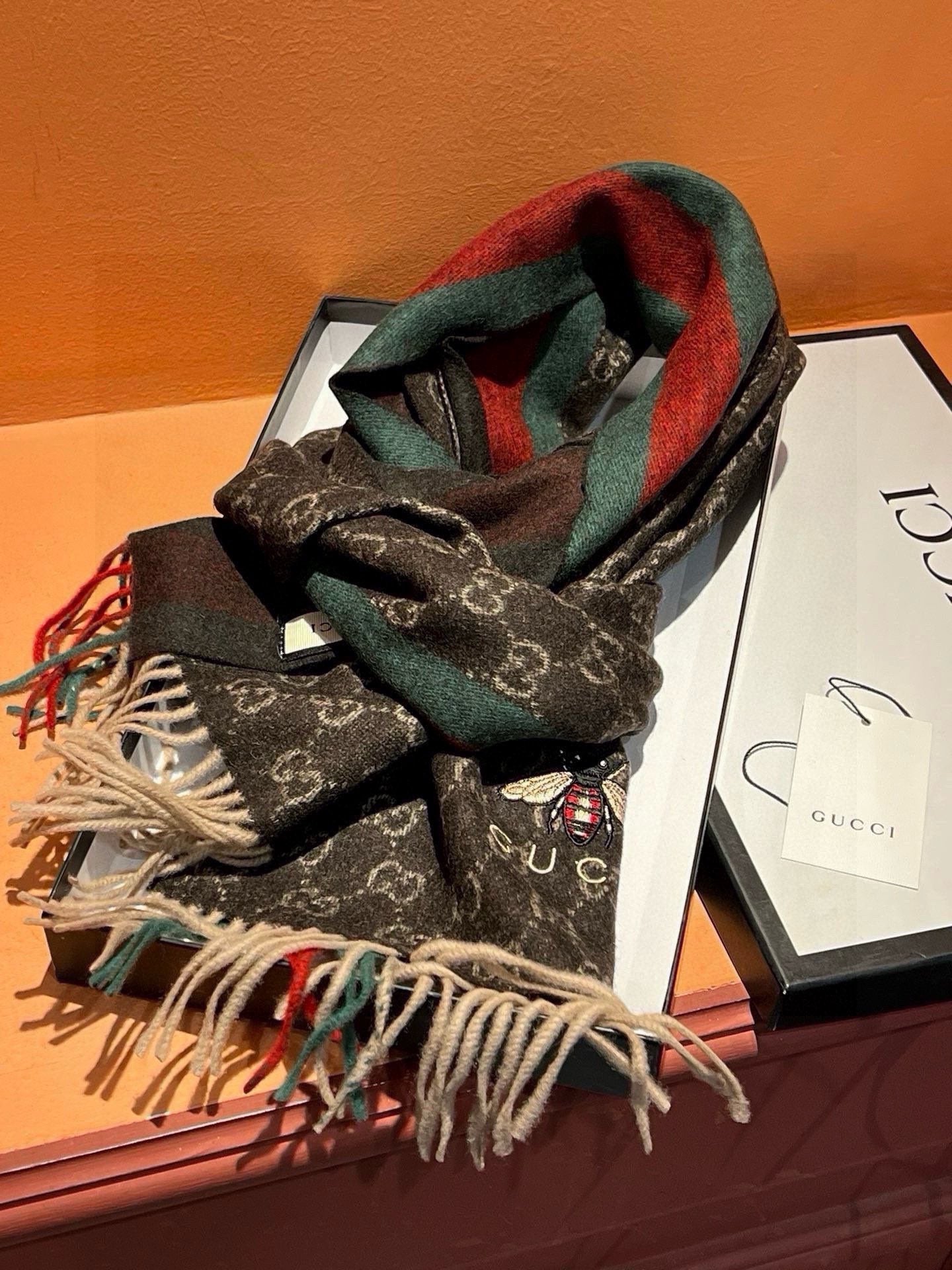 SCARF 180 CM IN CAROB BROWN CASHMERE WITH BEE PATTERN 396475 mysite