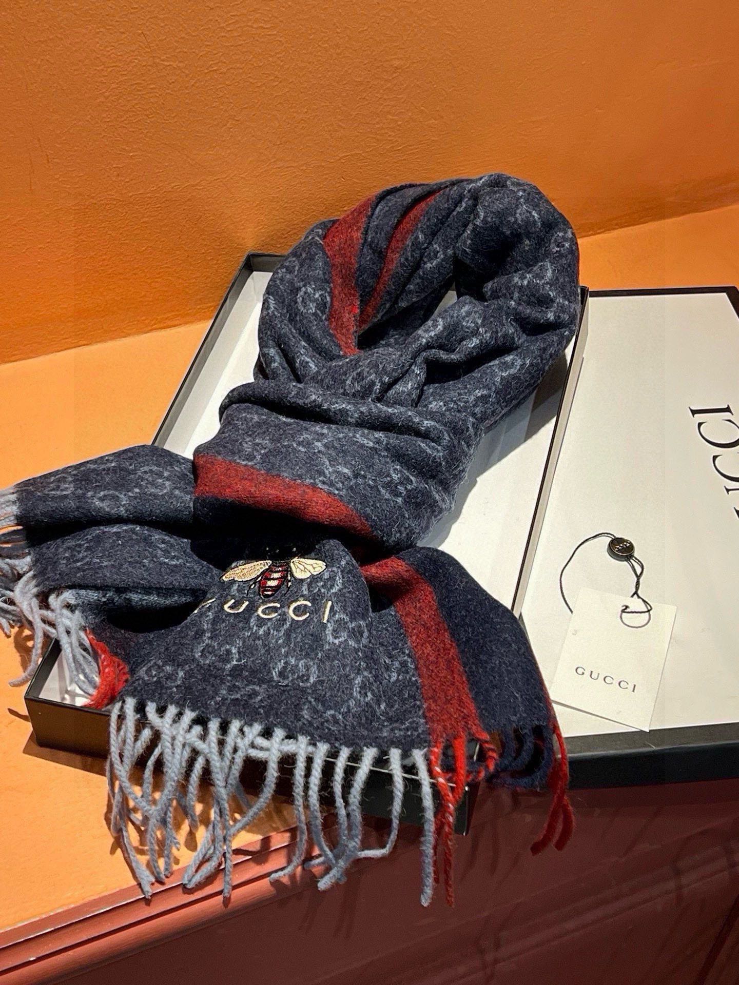 SCARF 180 CM IN NAVY BLUE CASHMERE WITH BEE PATTERN 396476 mysite