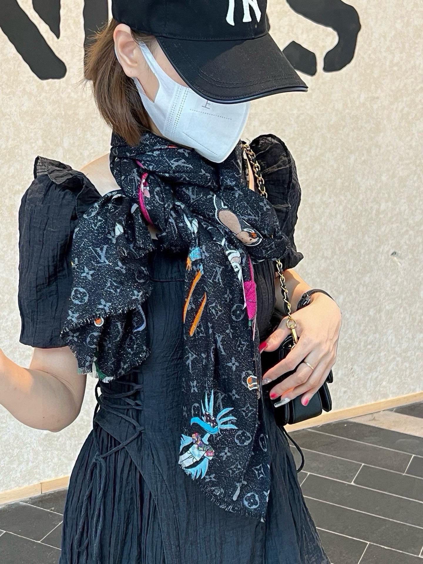 LONG SCARF 200 CM IN BLACK MONOGRAM CASHMERE 396507 mysite