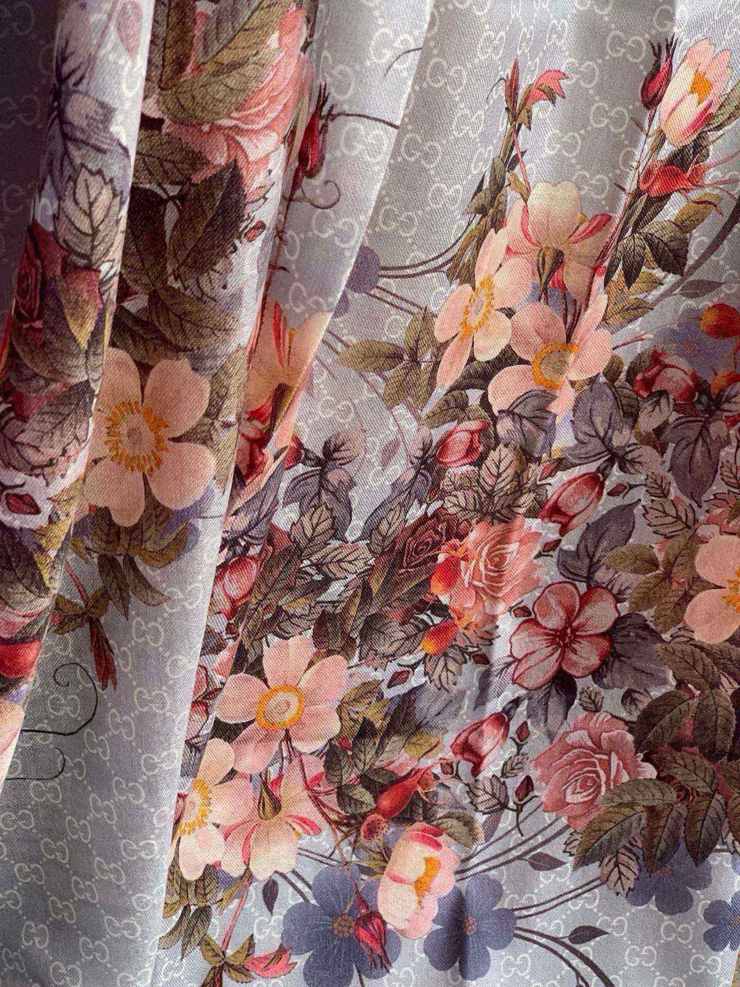 SCARF 200 CM IN DOVE GRAY CASHMERE WITH COLORFUL FLOWER 405255 mysite