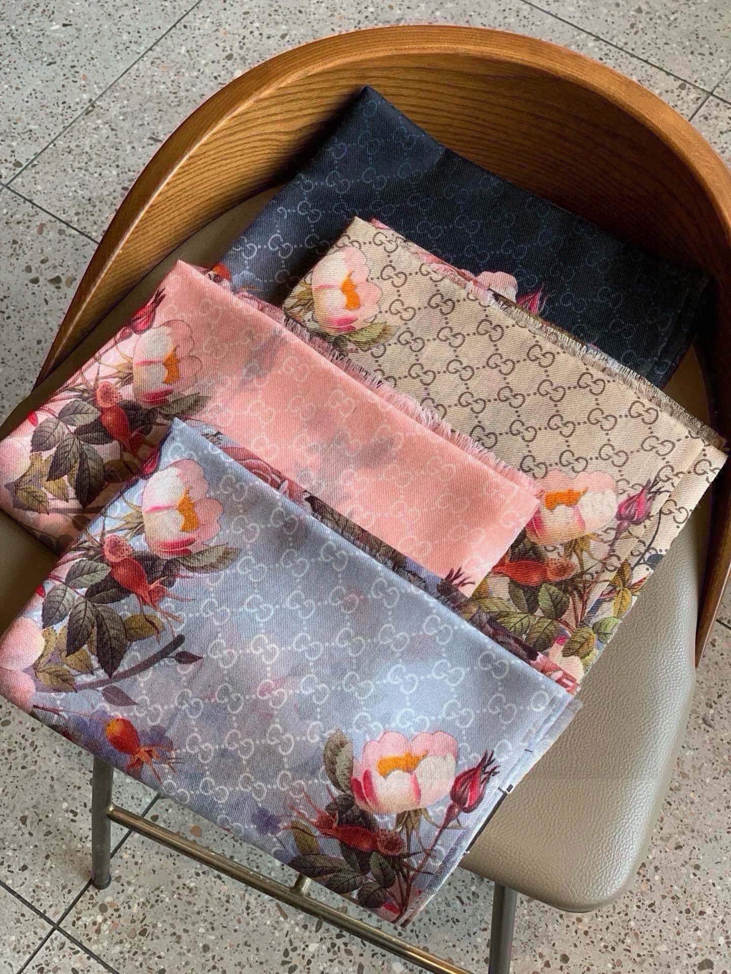 SCARF 200 CM IN DOVE GRAY CASHMERE WITH COLORFUL FLOWER 405255 mysite