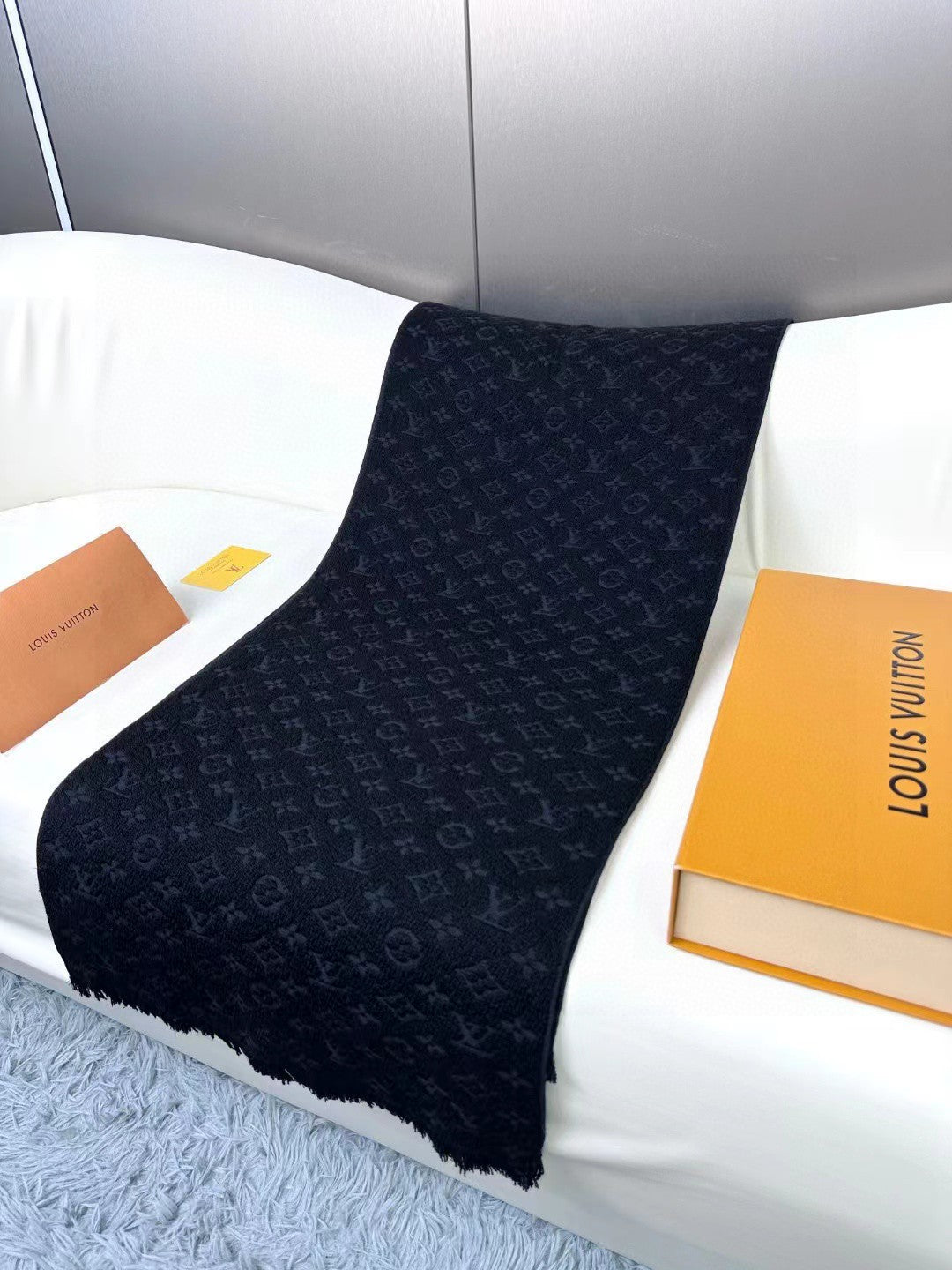 SCARF 180 CM IN BLACK CLASSIC MONOGRAM CASHMERE 396441 mysite