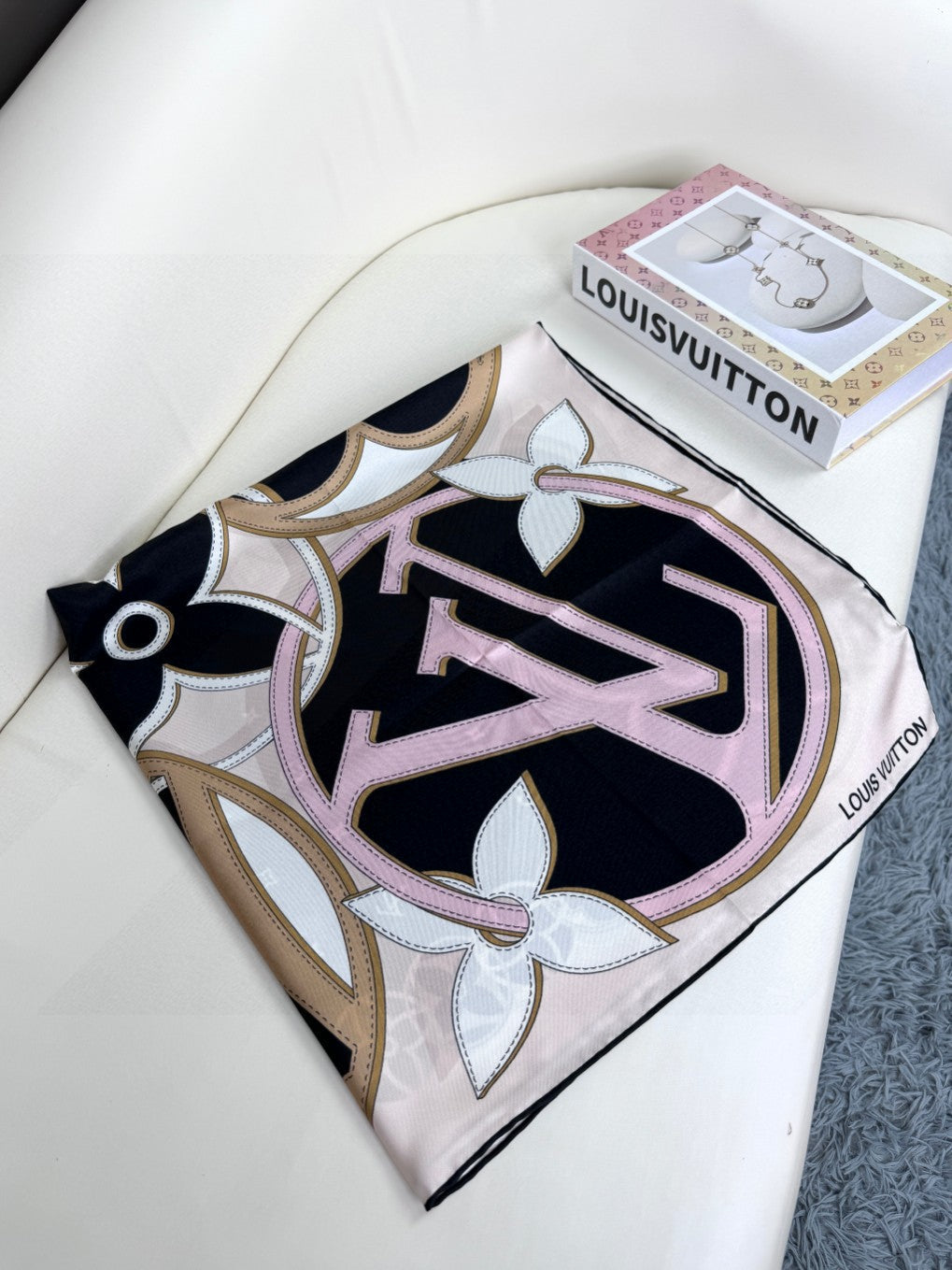 DUALITY SQUARE 90 CM SCARF IN COLORFUL SILK 398442 mysite