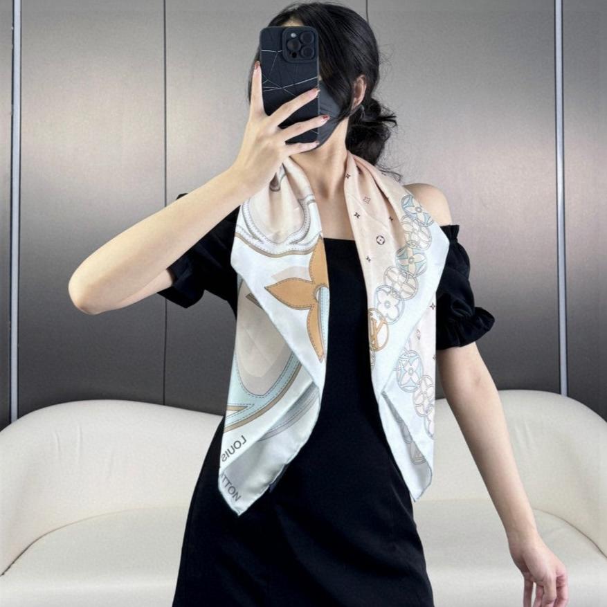 DUALITY SQUARE 90 CM SCARF IN COLORFUL SILK 398443 mysite