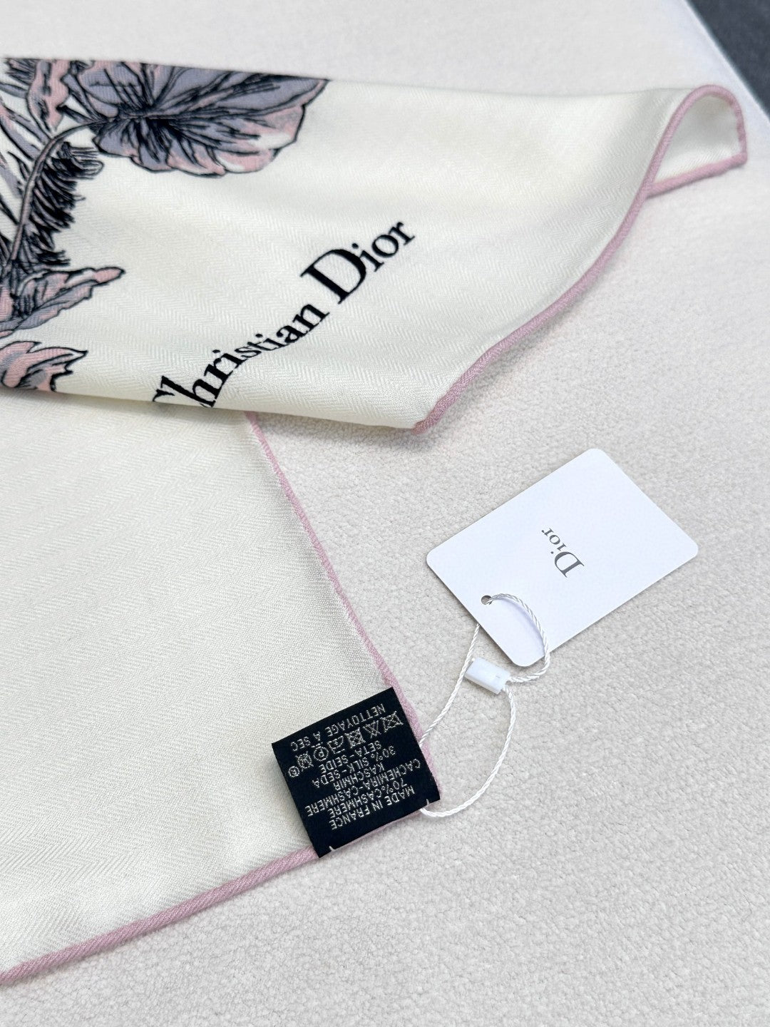 SQUARE SCARF 140 CM IN COLORFUL CASHMERE AND SILK 403837 mysite