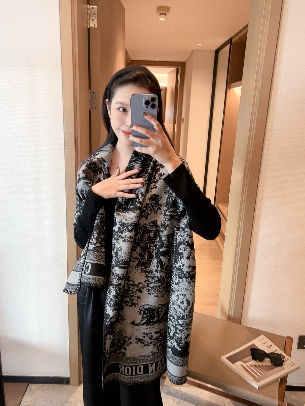 TRIANGLE EDGE SCARF 190 CM IN BLACK MIX WHITE WOOL AND CASHMERE 418535 mysite