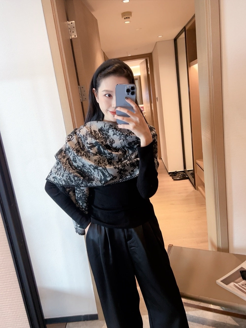 TRIANGLE EDGE SCARF 190 CM IN BLACK MIX WHITE WOOL AND CASHMERE 418535 mysite