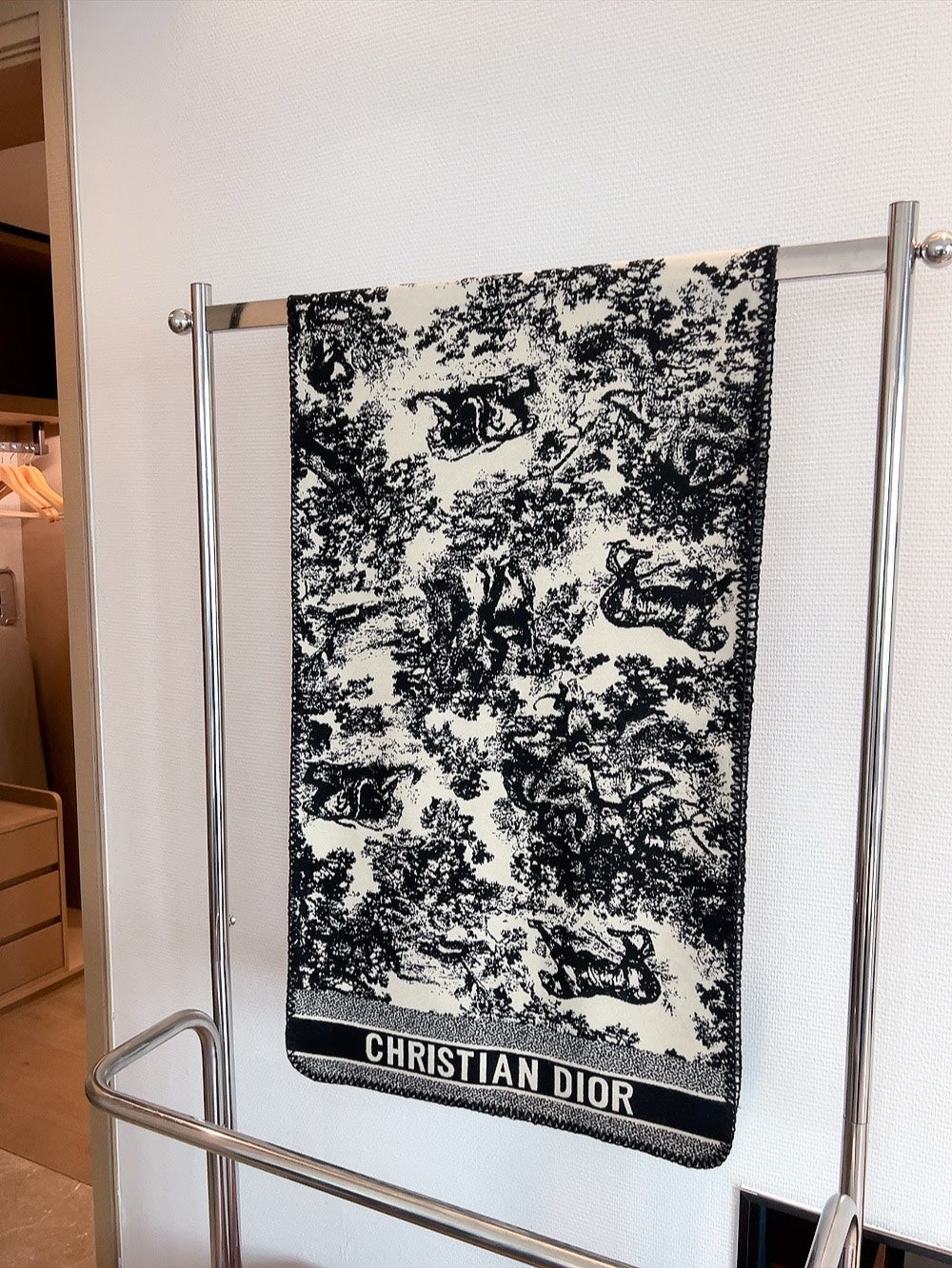 TRIANGLE EDGE SCARF 190 CM IN BLACK MIX WHITE WOOL AND CASHMERE 418535 mysite