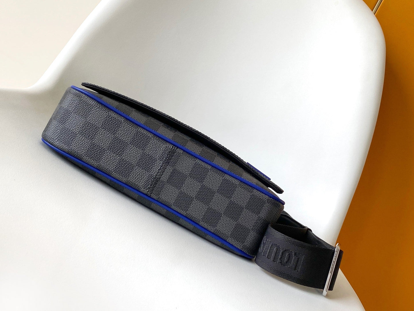 LV N00085 District Messenger Black Indigo Blue Damier Graphite Canvas 268780 mysite