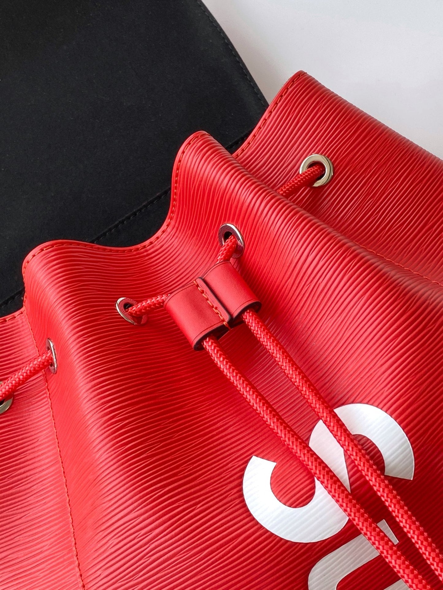 LV x Supreme Christopher Backpack Red Epi XL Cowhide 268773 mysite