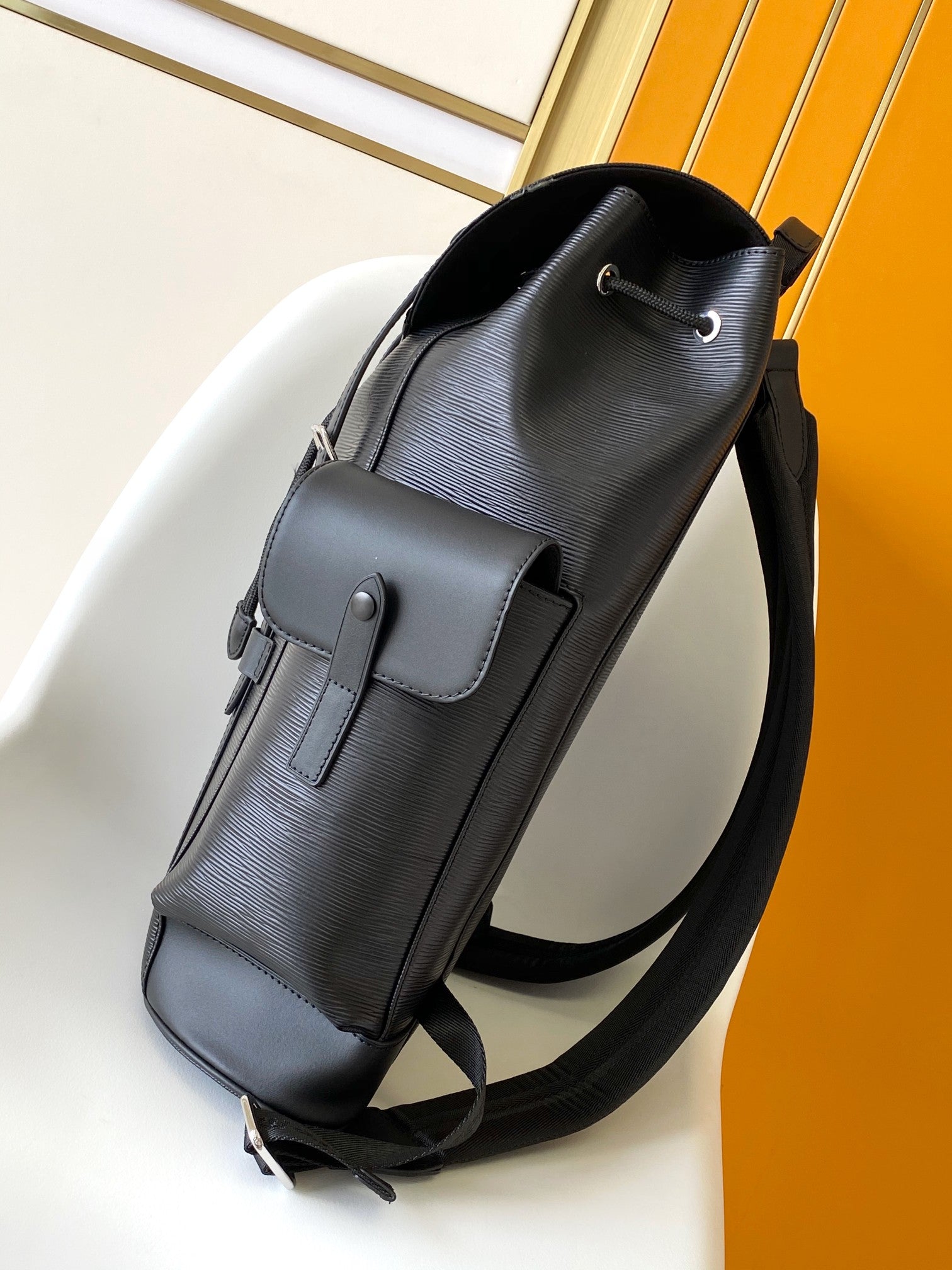 LV M41079 Christopher MM Backpack Black Epi XL Cowhide 268775 mysite