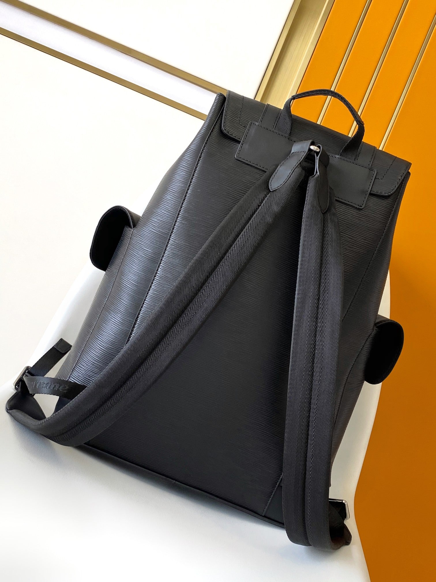 LV M41079 Christopher MM Backpack Black Epi XL Cowhide 268775 mysite