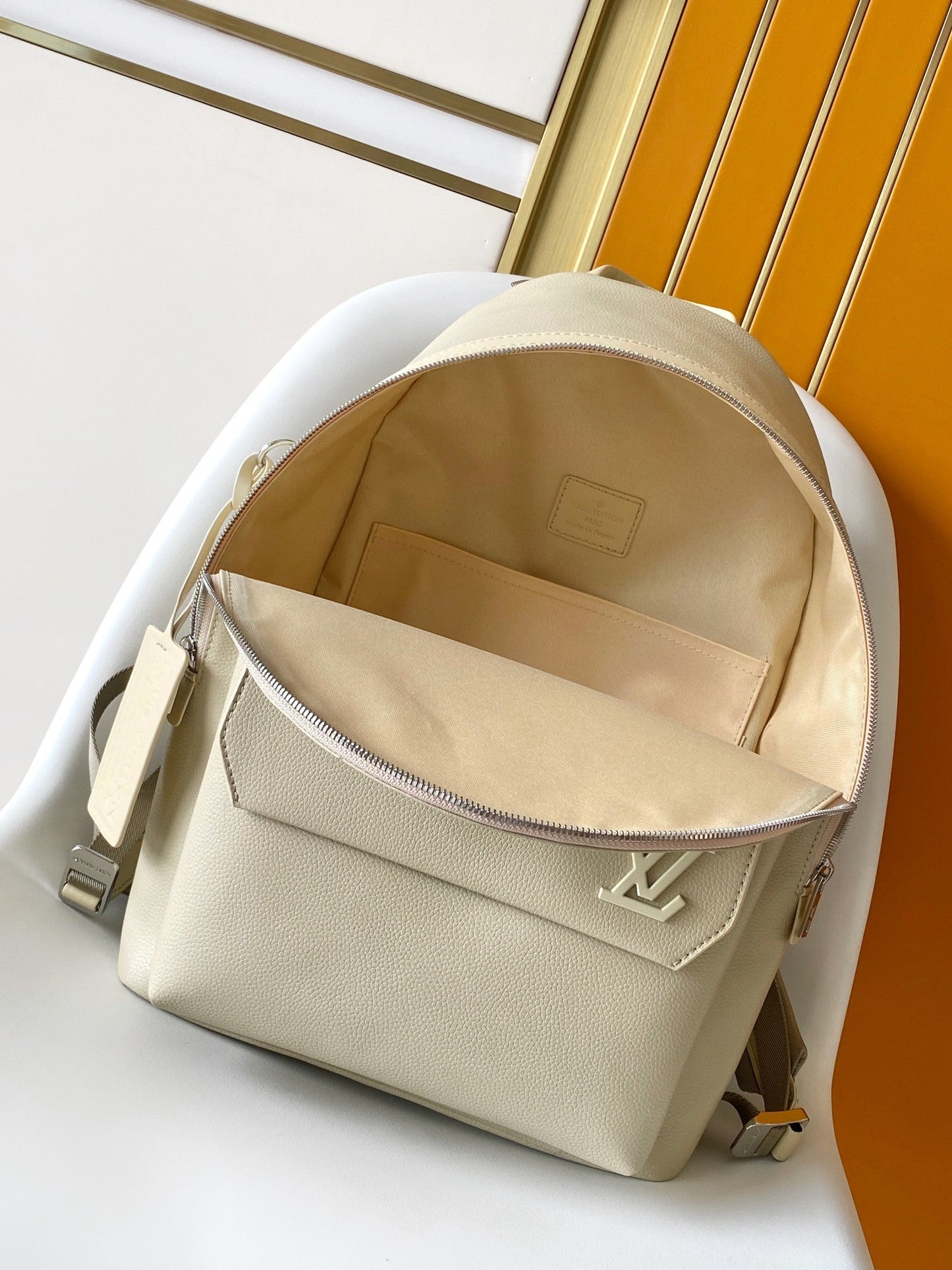 LV M22503 Takeoff Backpack Light Khaki Aerogram Cowhide mysite