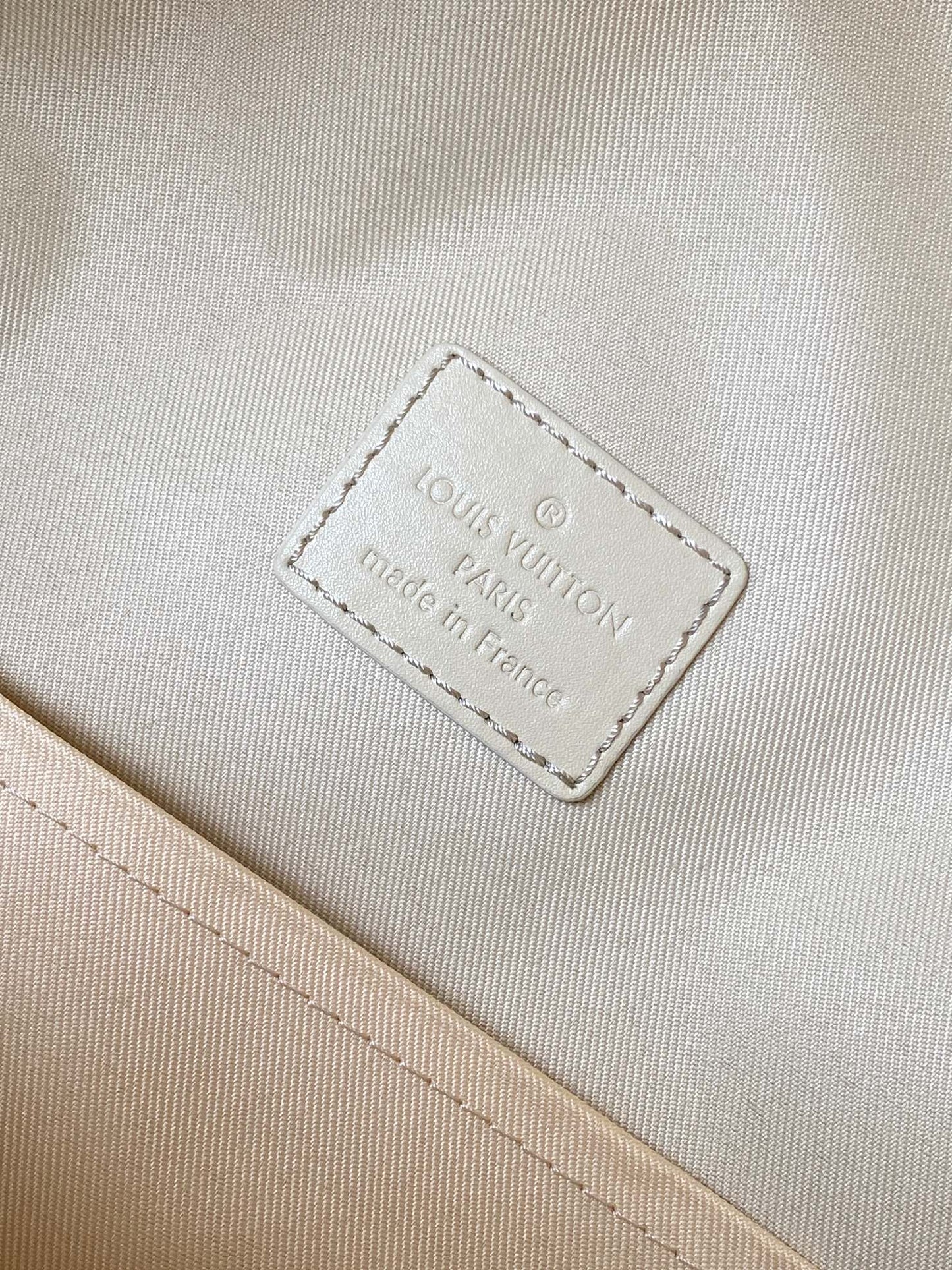 LV M22503 Takeoff Backpack Light Khaki Aerogram Cowhide mysite