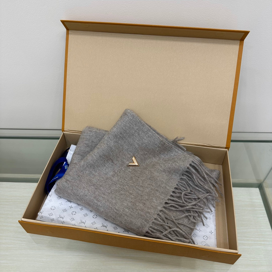 SCARF 200 CM IN PALE GRAY CASHMERE WITH GOLD LOGO 393102 mysite