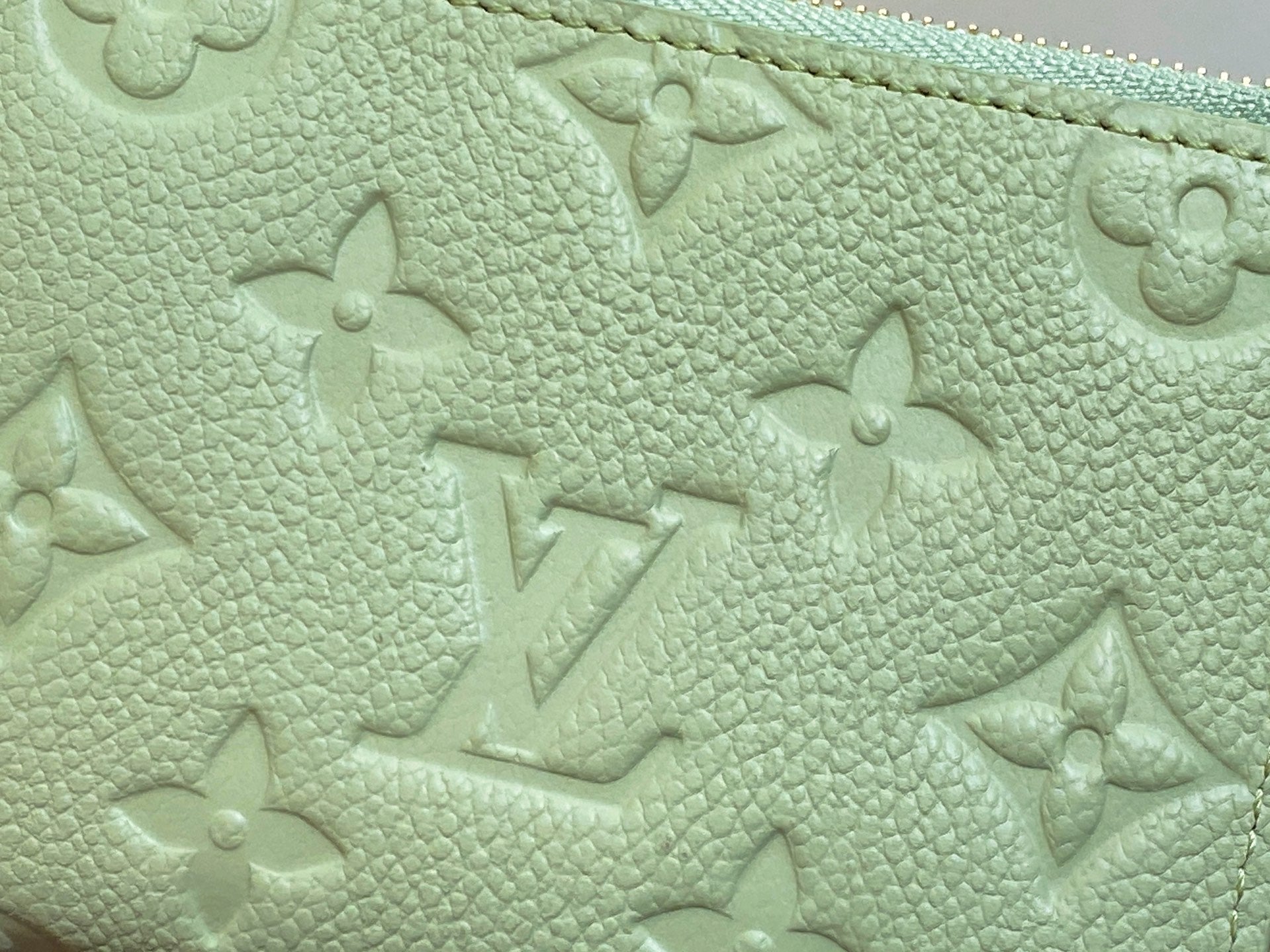 LV x TM Portfolio Lisa Wallet Green Gold Leather 329882 mysite