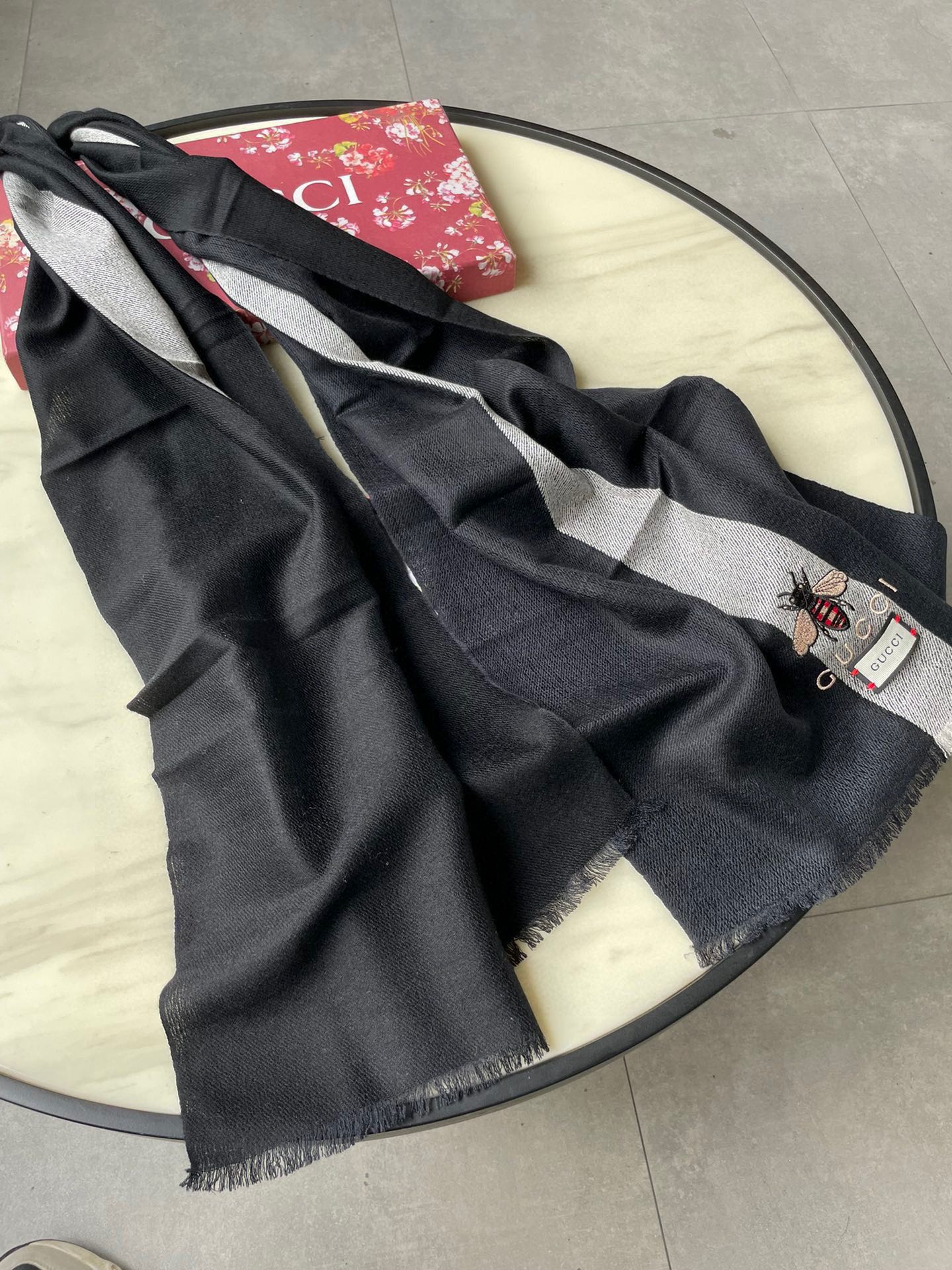 SCARF 200 CM IN BLACK MIX LIGHT GRAY CASHMERE WITH EMBROIDERED BEE 407515 mysite