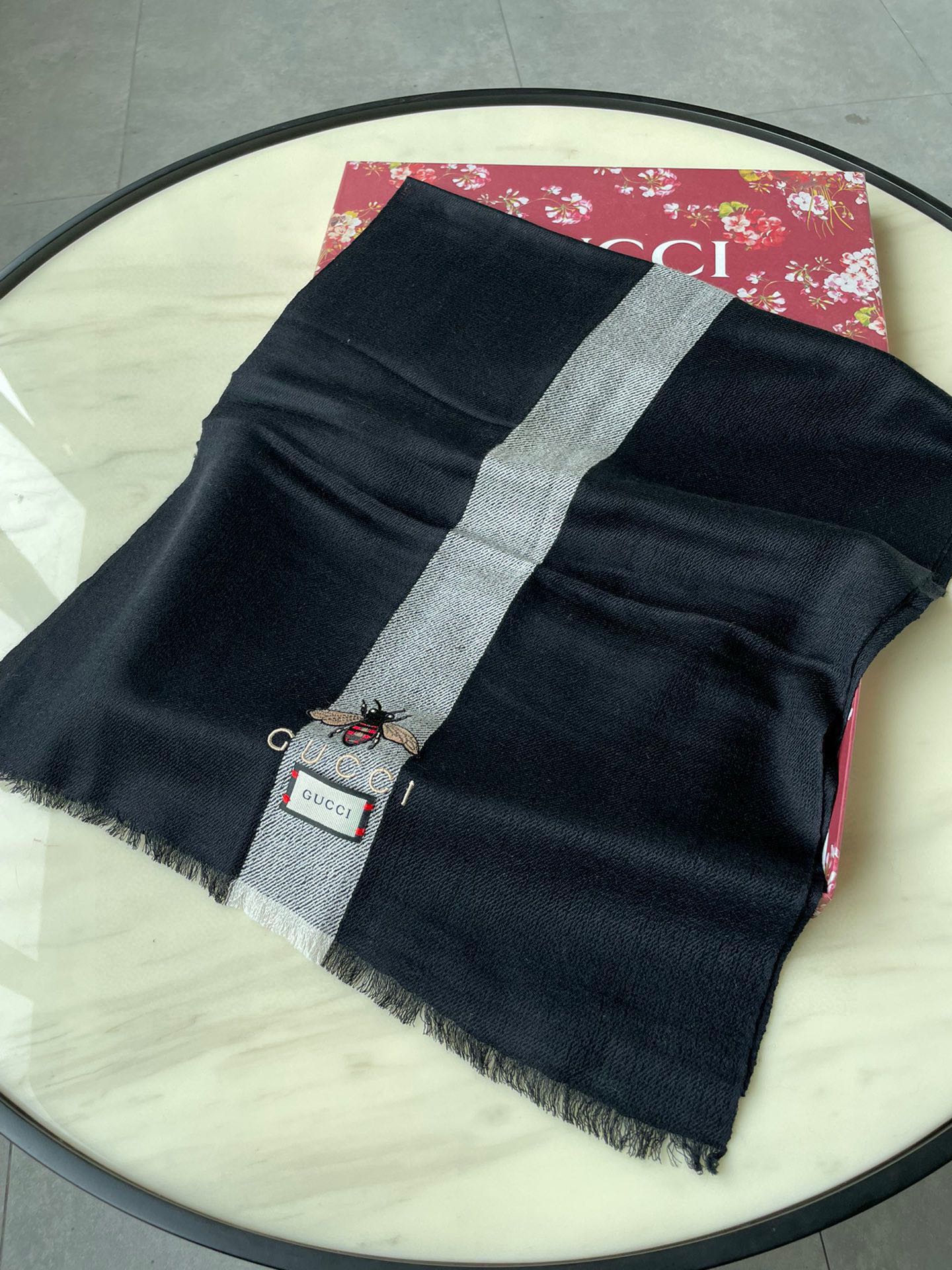 SCARF 200 CM IN BLACK MIX LIGHT GRAY CASHMERE WITH EMBROIDERED BEE 407515 mysite