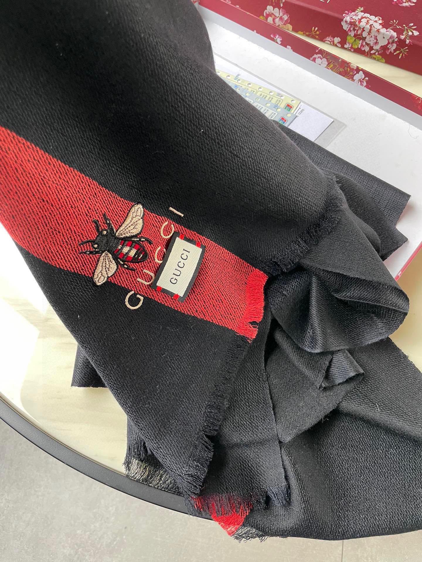 SCARF 200 CM IN BLACK MIX RED CASHMERE WITH EMBROIDERED BEE 407516 mysite