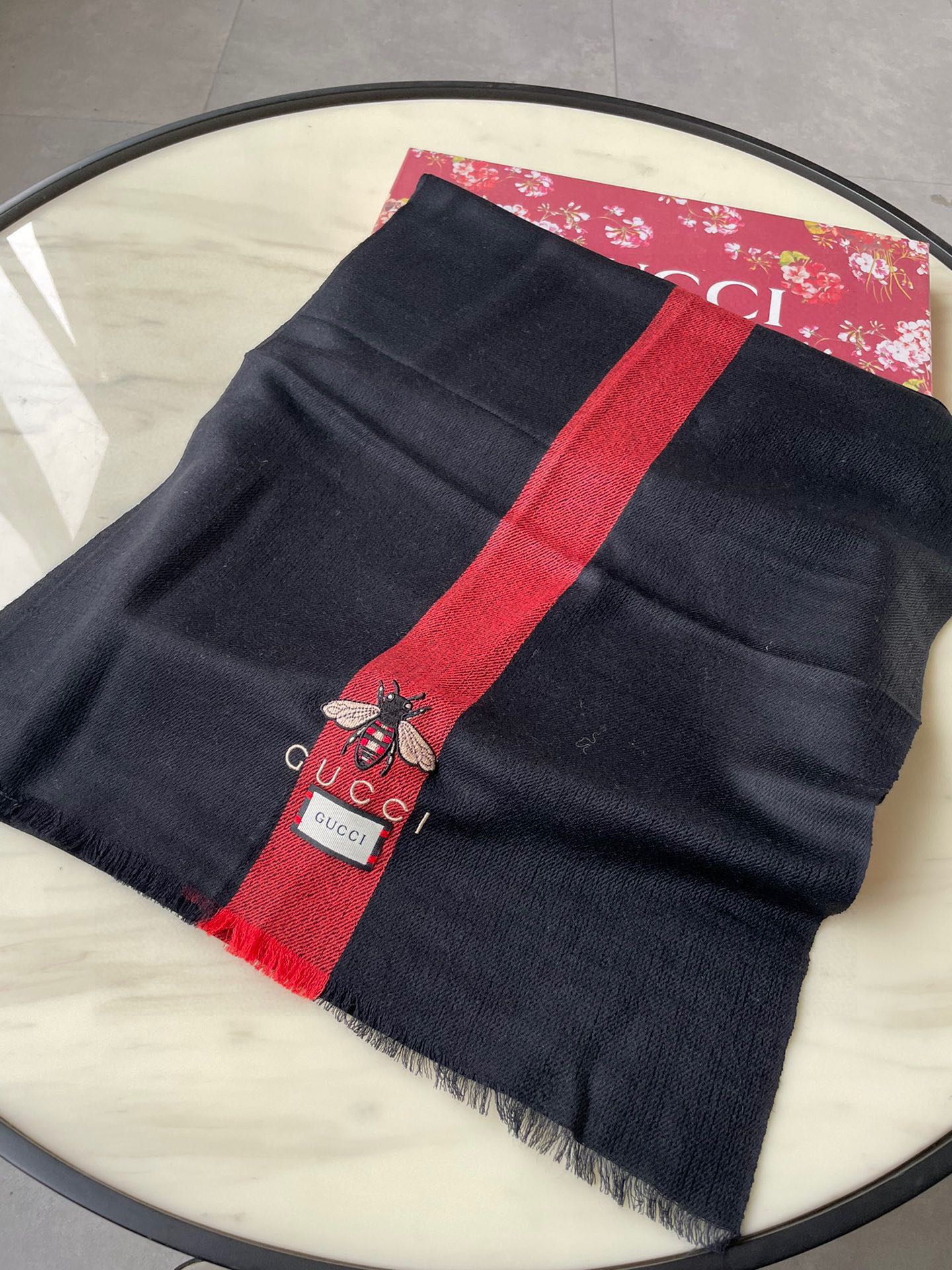 SCARF 200 CM IN BLACK MIX RED CASHMERE WITH EMBROIDERED BEE 407516 mysite