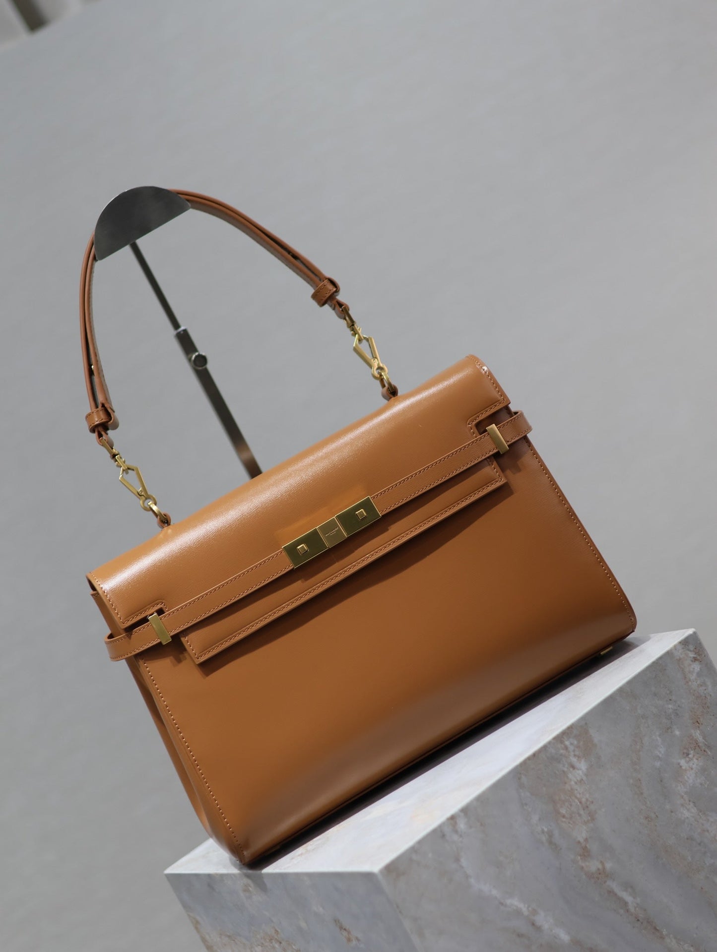 MANHATTAN HANDBAG 32 IN CINNAMON BROWN CALFSKIN GOLD HARDWARE mysite