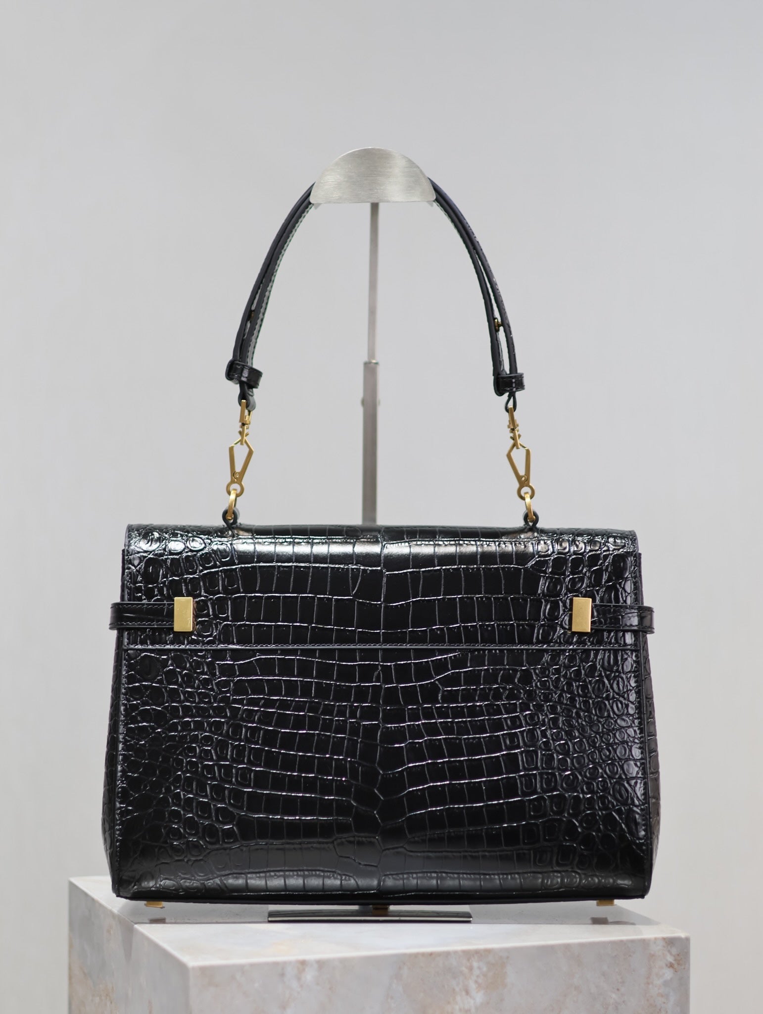 MANHATTAN HANDBAG 32 IN BLACK CROCODILE-EMBOSSED CALFSKIN GOLD HARDWARE mysite