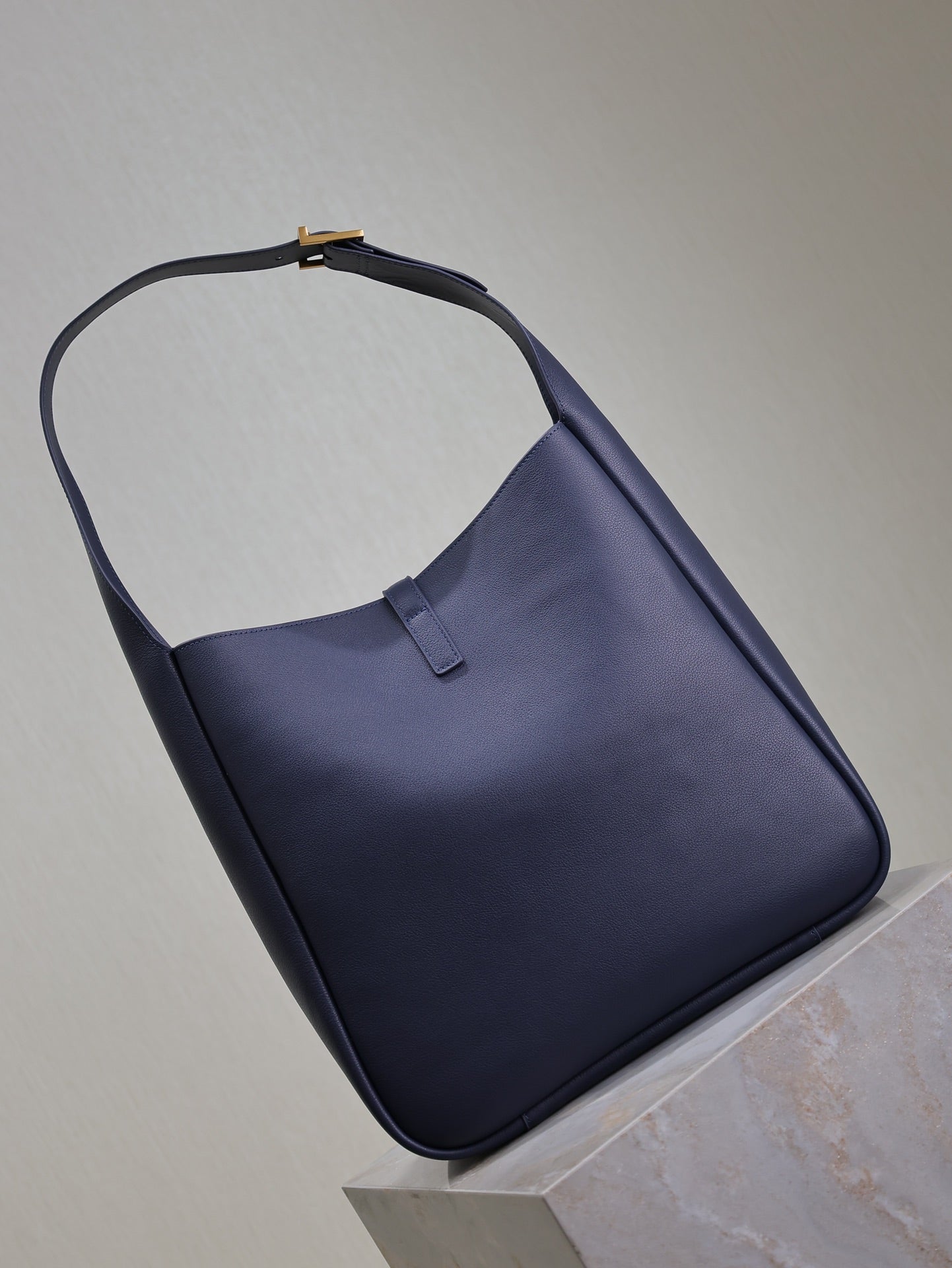 LE 5 À 7 LARGE BAG 31 IN BERRY BLUE LAMBSKIN mysite