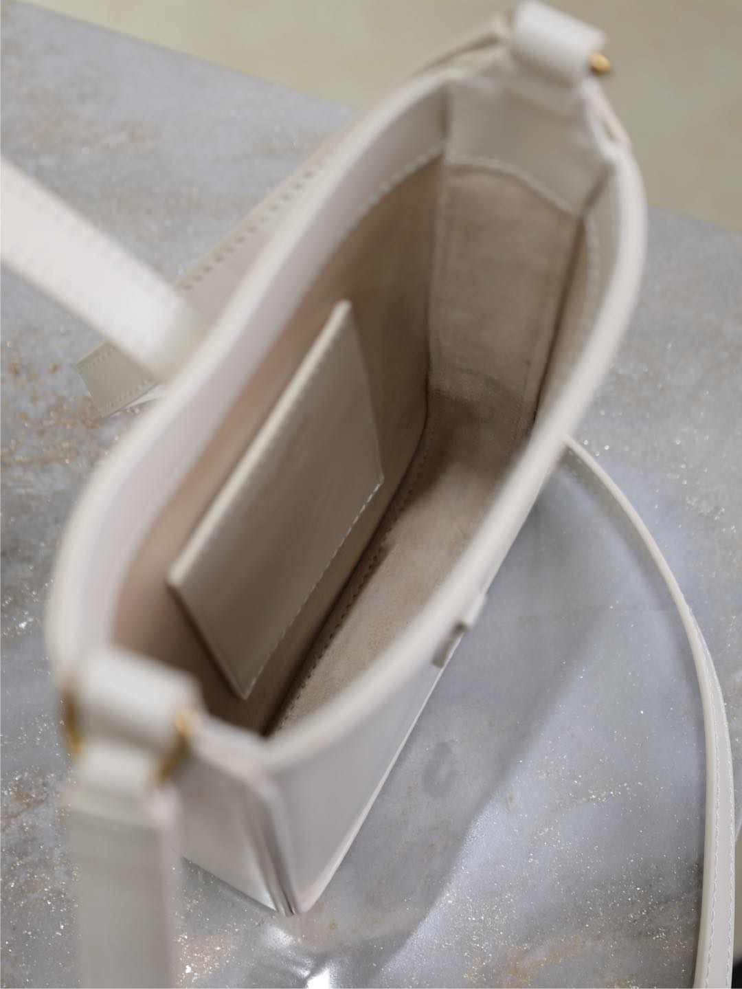 LE 5 À 7 PHONE BAG 18 IN WHITE CALFSKIN mysite