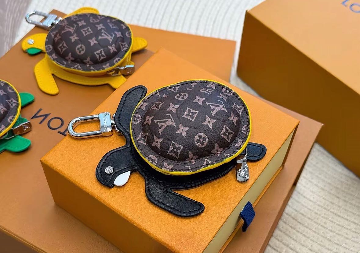 L- Designed Zippered Earphone Storage Pendants mysite