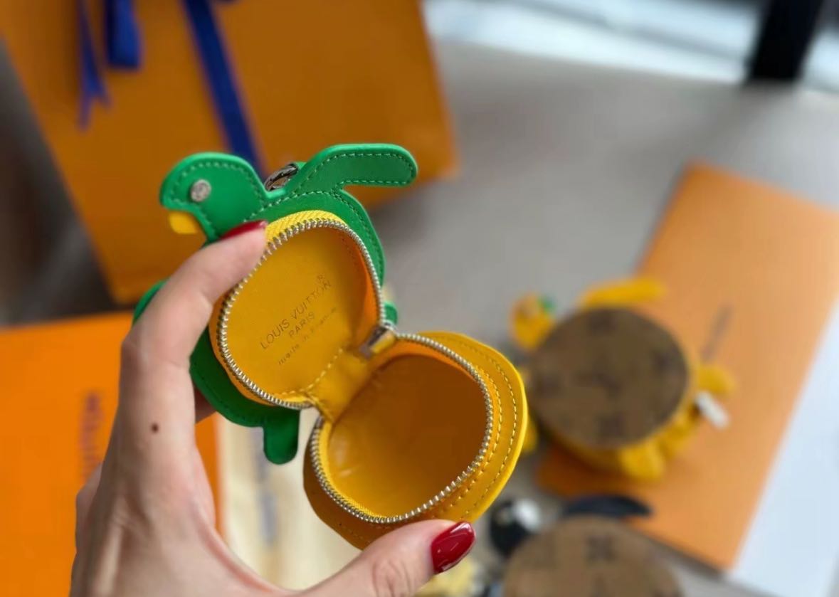 L- Designed Zippered Earphone Storage Pendants mysite