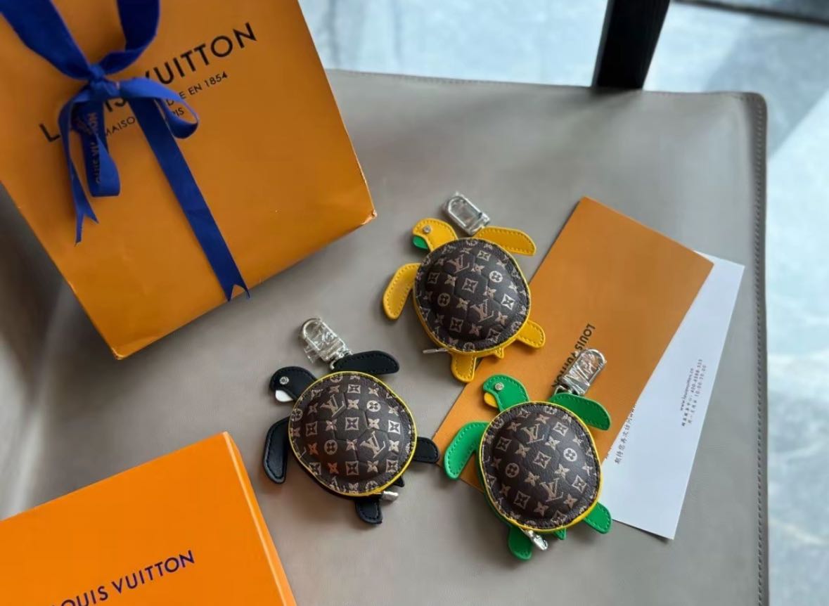 L- Designed Zippered Earphone Storage Pendants mysite