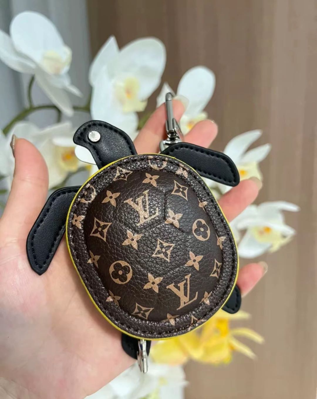 L- Designed Zippered Earphone Storage Pendants mysite