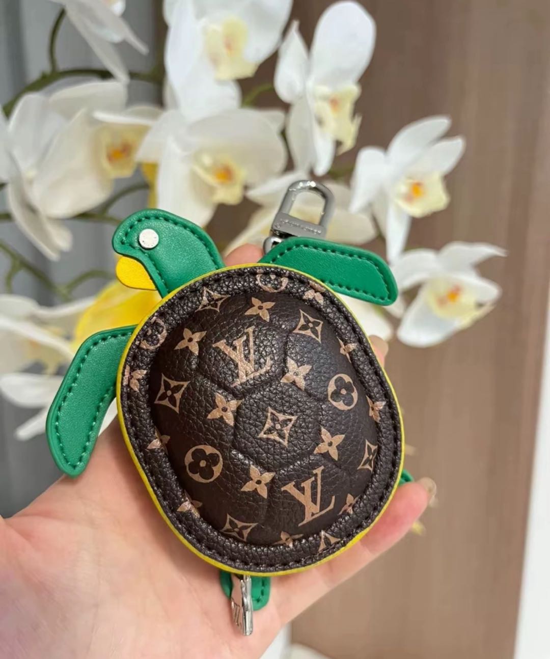 L- Designed Zippered Earphone Storage Pendants mysite