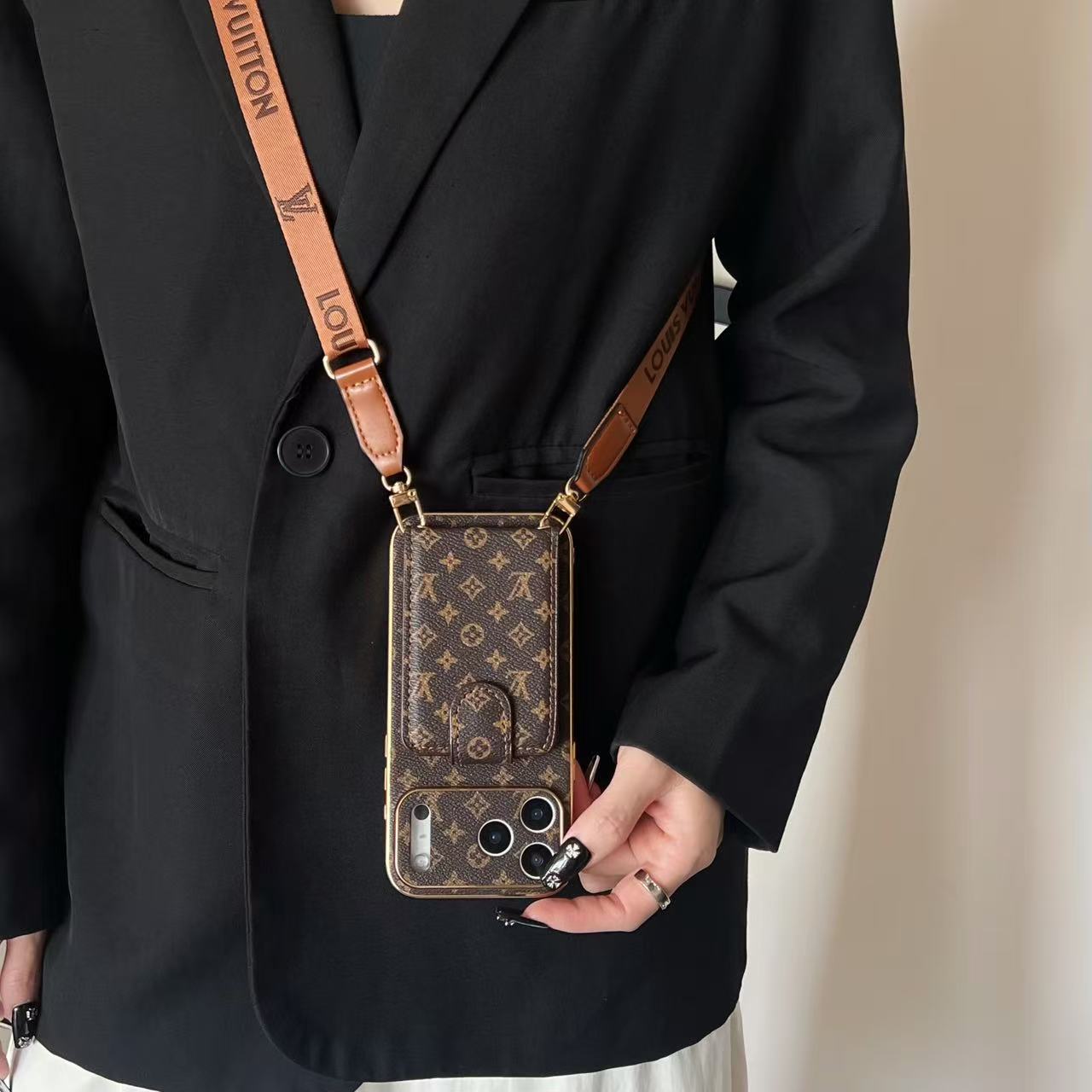 Premium Leather iPhone Case: Integrated Wallet & Detachable Strap1 mysite