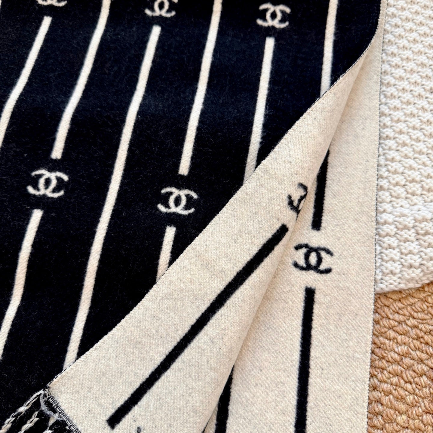 Double-sided Jacquard Tassel Scarf mysite