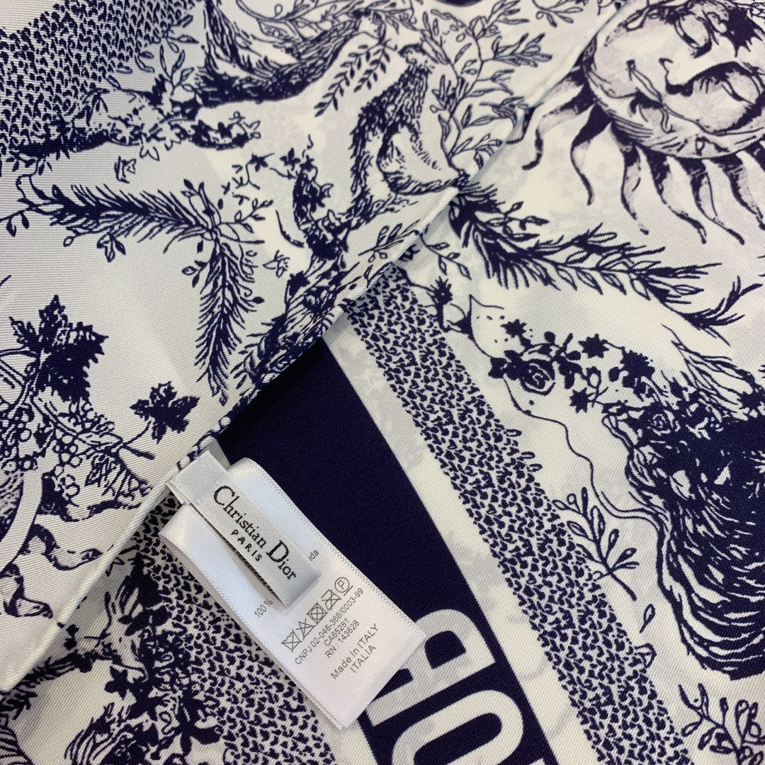 Fashionable blue square scarf mysite