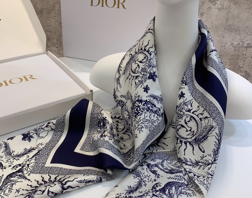 Fashionable blue square scarf mysite