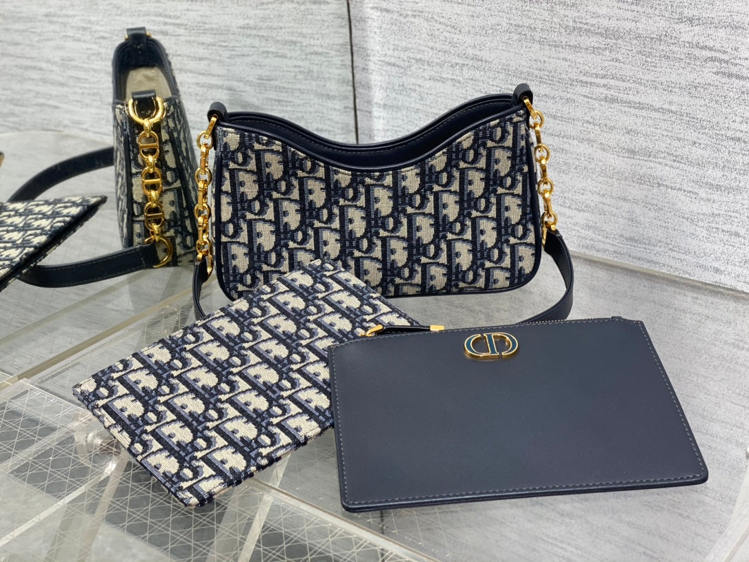 CD HOBO AVENUE 21CM BLUE OBLIQUE EMBROIDERY mysite