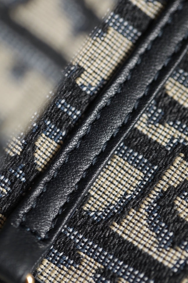 30 MONTAIGNE 19CM BLUE OBLIQUE EMBROIDERY mysite